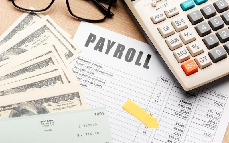 Paham Dasar Pengelolaan Gaji Karyawan: Panduan Payroll Processing 101